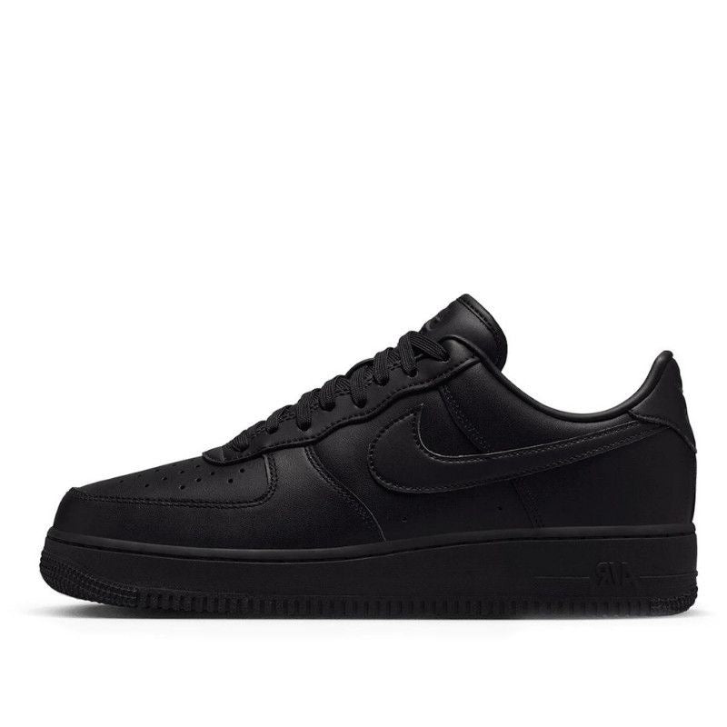 The Nike Air Force 1 '07 Black