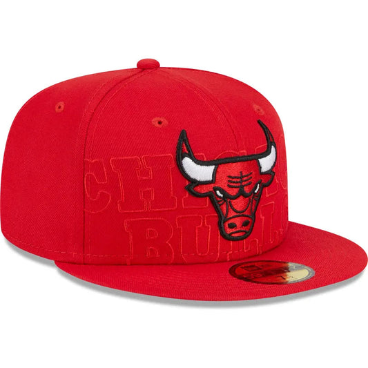 NEW ERA FLAT BRIM 59FIFTY DRAFT EDITION 2023 CHICAGO BULLS NBA RED FITTED CAP